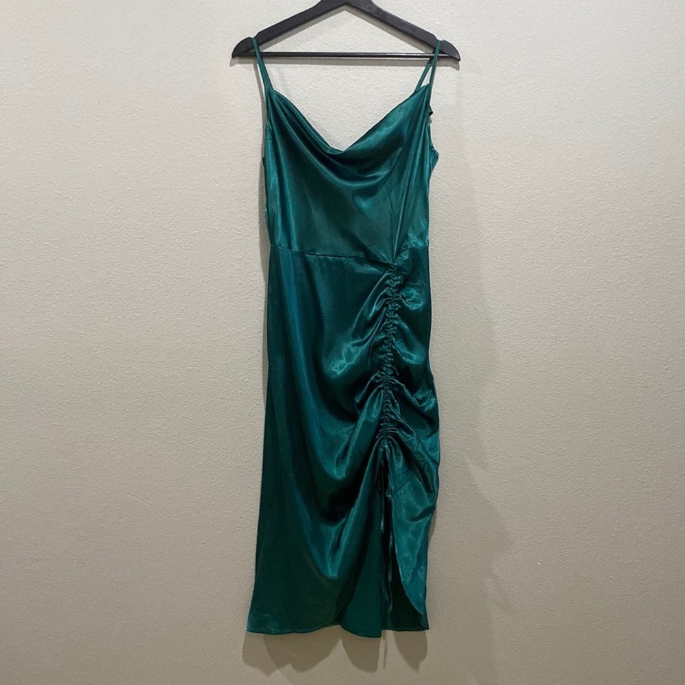 Zaberry Hunter Dark Green Satin Cowl Slouch Neck Leg Ruching Midi Dress Size M